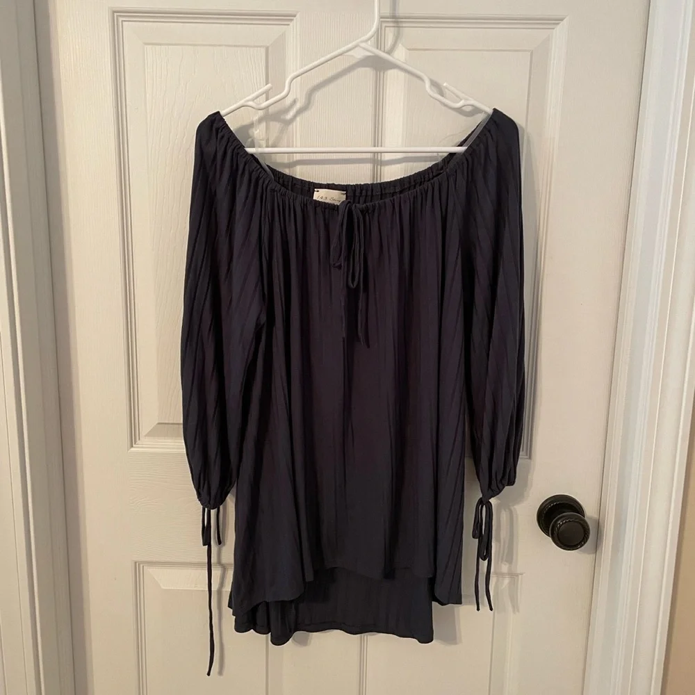 1.4.3 Story By Line Up in a slate blue - Picture 1 of 3